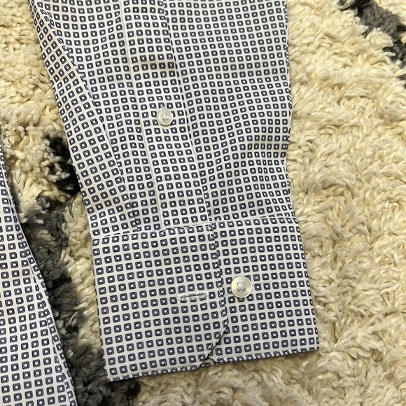 White and Blue Mizzen + Main Button Up Shirt size Medium Standard Fit - Picture 3 of 7